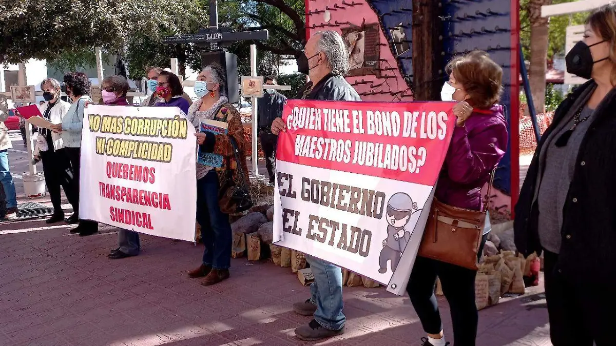 maestros jubilados exigen transparencia